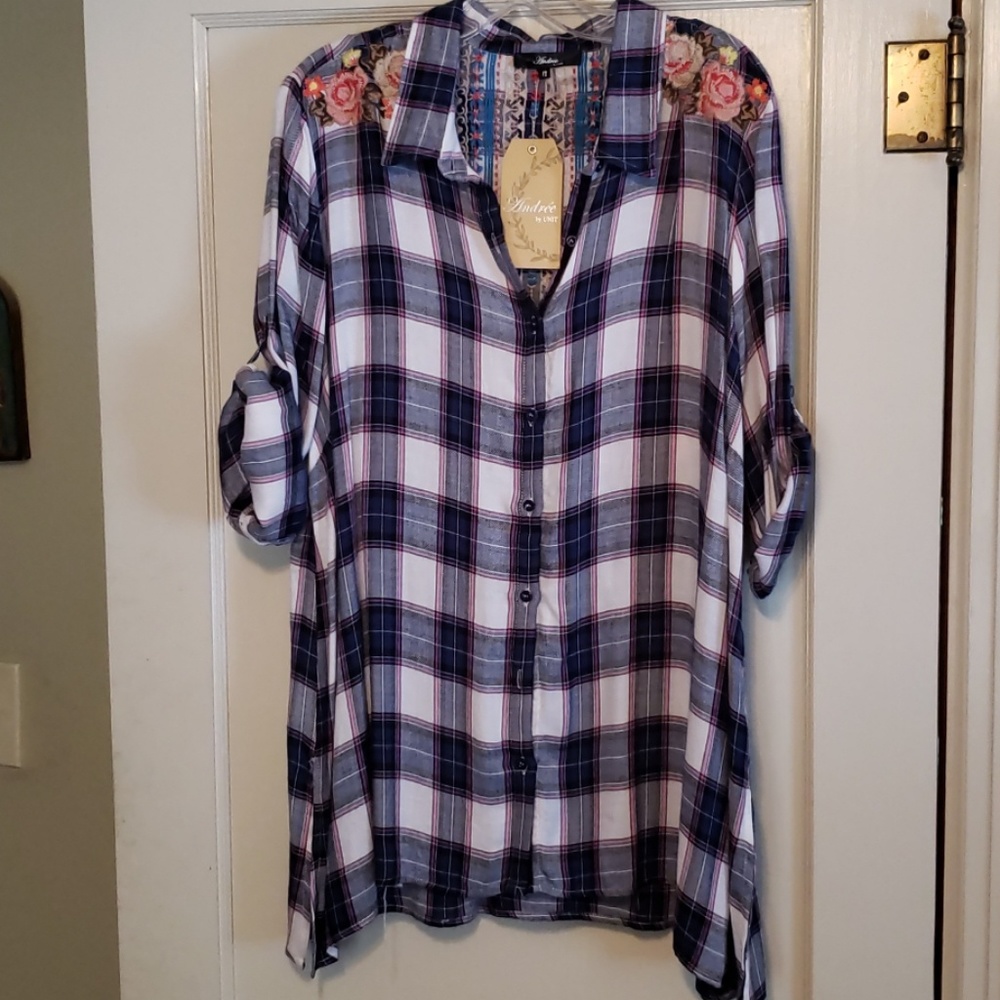Andree by unit top